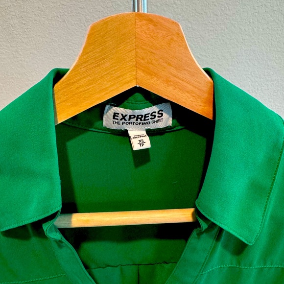 Women’s Express “Portofino” Button Down Shirt - Picture 2 of 3